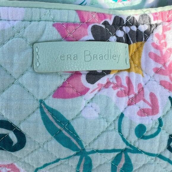 ˚₊‧꒰ა ☆ ໒꒱ ‧₊˚ Vera Bradley Iconic Small Vera Tote Bag in Mint Flowers (3A- DM) - Picture 6 of 11